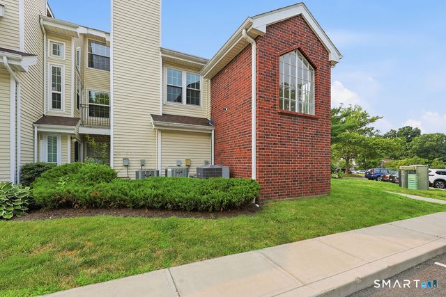 198 Carriage Crossing Lane 198, Middletown, CT 06457