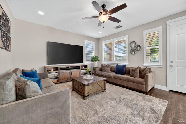 4273 Carnegie Ct, Fairfield, CA 94534