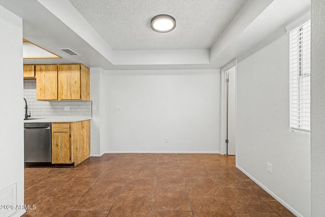 4733 W BETHANY HEIGHTS Drive, Glendale, AZ 85301