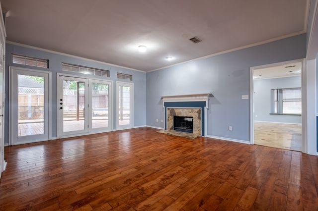 1502 Mission Hills Lane, Corinth, TX 76210