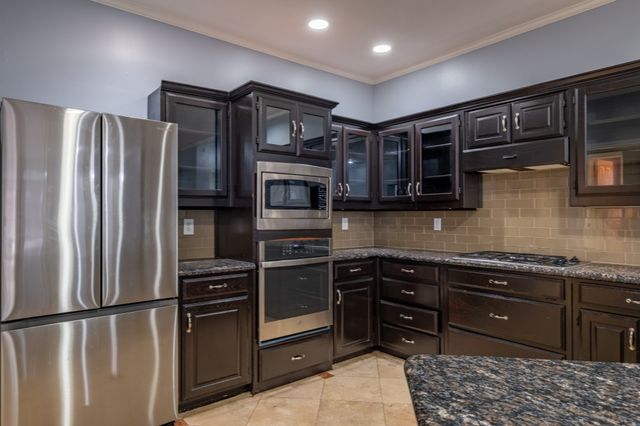 1502 Mission Hills Lane, Corinth, TX 76210