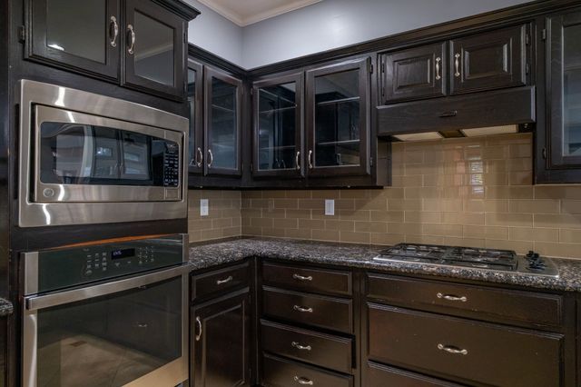 1502 Mission Hills Lane, Corinth, TX 76210