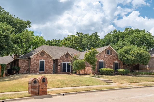 1502 Mission Hills Lane, Corinth, TX 76210