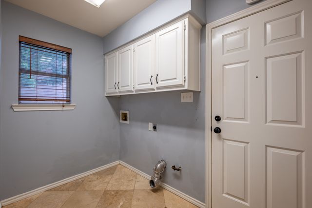 1502 Mission Hills Lane, Corinth, TX 76210