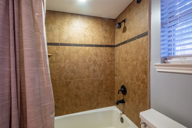 1502 Mission Hills Lane, Corinth, TX 76210