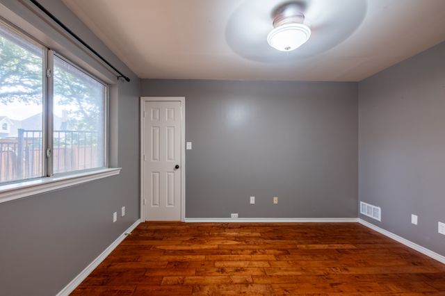 1502 Mission Hills Lane, Corinth, TX 76210