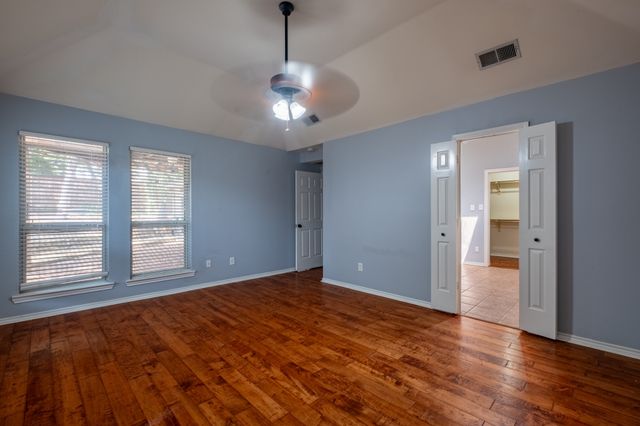 1502 Mission Hills Lane, Corinth, TX 76210