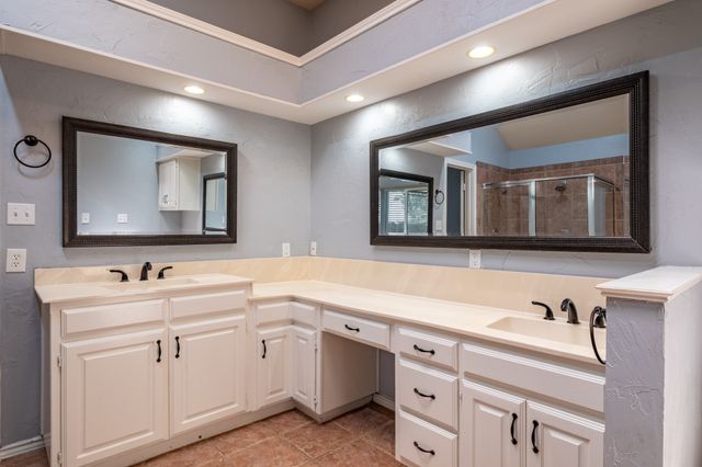 1502 Mission Hills Lane, Corinth, TX 76210