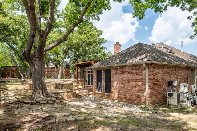 1502 Mission Hills Lane, Corinth, TX 76210