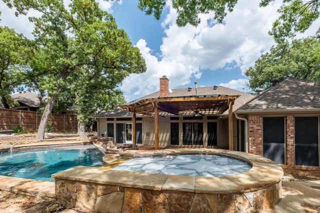 1502 Mission Hills Lane, Corinth, TX 76210