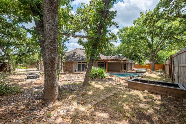 1502 Mission Hills Lane, Corinth, TX 76210
