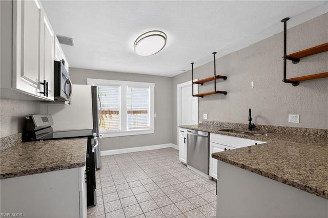 3250 Prescott ST N, St. Petersburg, FL 33713