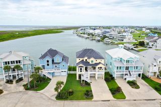 4115 Sand Hill Court, Galveston, TX 77554