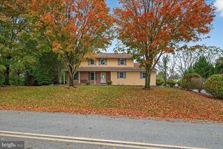 33 GINNA B DR, Robesonia, PA 19551
