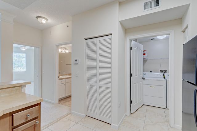 9303 W Myrtlewood Cir Circle W, Palm Beach Gardens, FL 33418