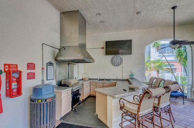 9303 W Myrtlewood Cir Circle W, Palm Beach Gardens, FL 33418