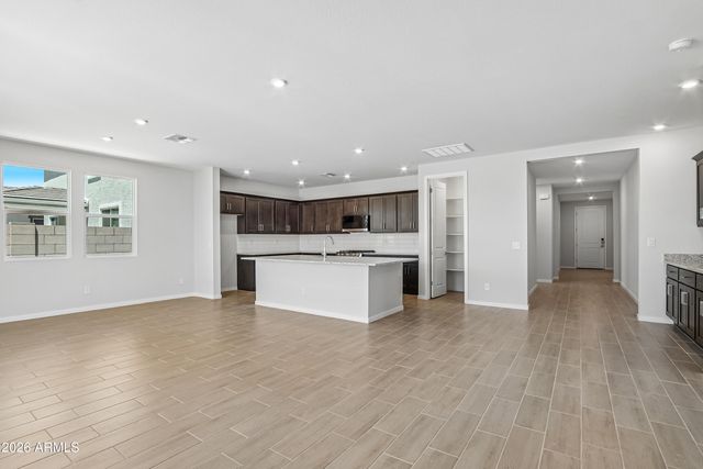23021 W IRMA Lane, Surprise, AZ 85387