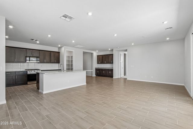 23021 W IRMA Lane, Surprise, AZ 85387