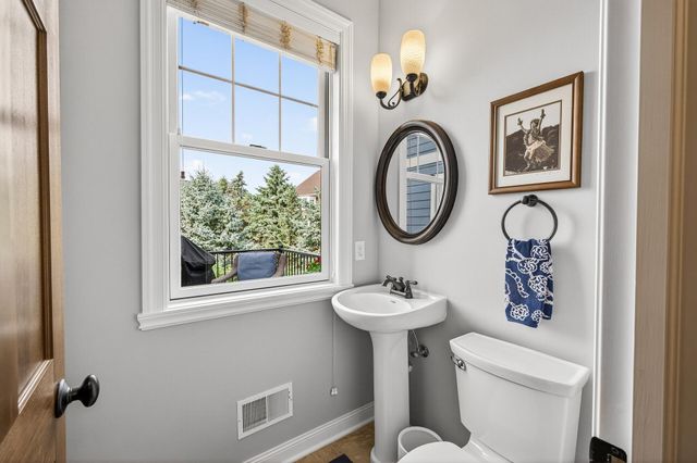 16895 Dynamic Drive, Lakeville, MN 55044