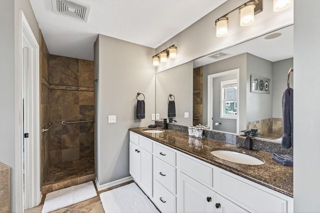 16895 Dynamic Drive, Lakeville, MN 55044