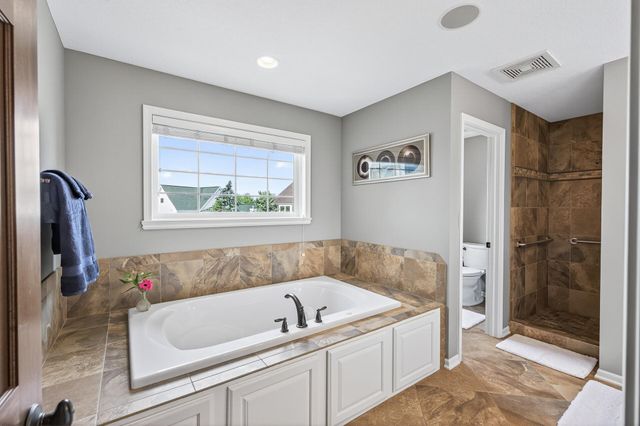 16895 Dynamic Drive, Lakeville, MN 55044