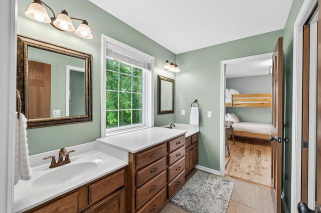 16895 Dynamic Drive, Lakeville, MN 55044