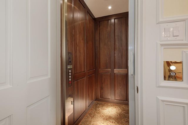 38 Grogans Point Road, The Woodlands, TX 77380