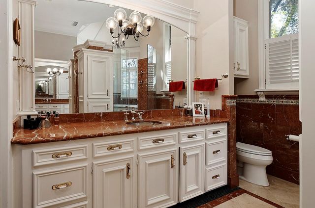 38 Grogans Point Road, The Woodlands, TX 77380