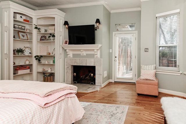 38 Grogans Point Road, The Woodlands, TX 77380