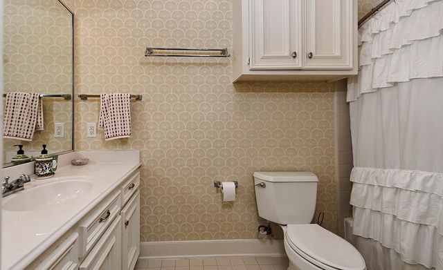 38 Grogans Point Road, The Woodlands, TX 77380