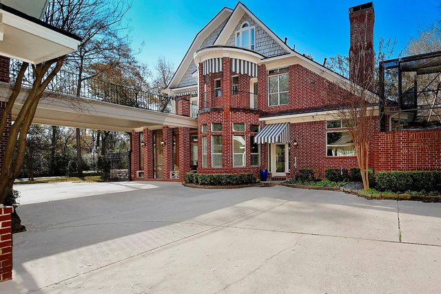 38 Grogans Point Road, The Woodlands, TX 77380