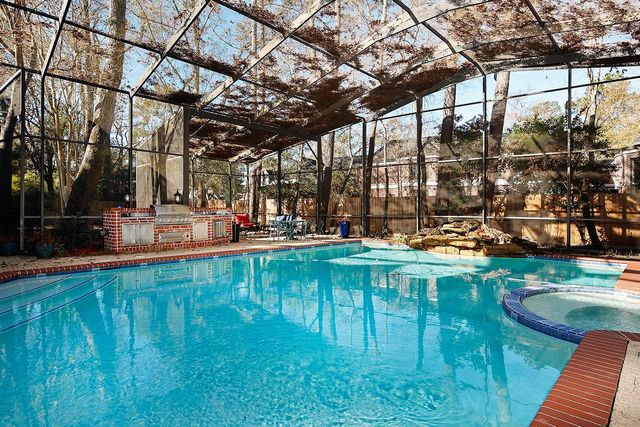 38 Grogans Point Road, The Woodlands, TX 77380