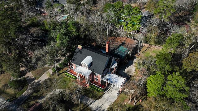 38 Grogans Point Road, The Woodlands, TX 77380