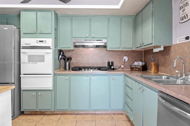 3405 E Shore Rd, Miramar, FL 33023