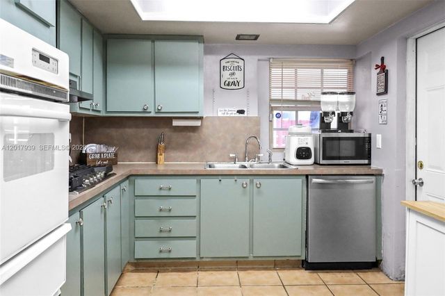 3405 E Shore Rd, Miramar, FL 33023