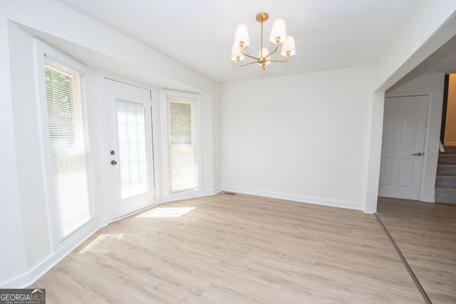 240 Hearthstone Drive W, Newnan, GA 30263