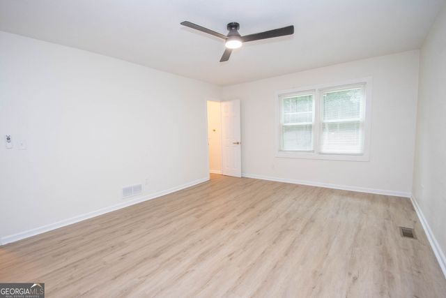 240 Hearthstone Drive W, Newnan, GA 30263