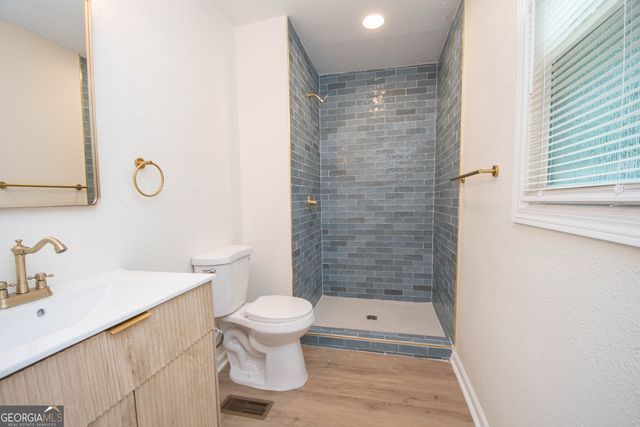240 Hearthstone Drive W, Newnan, GA 30263