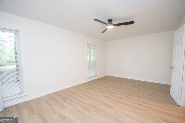 240 Hearthstone Drive W, Newnan, GA 30263
