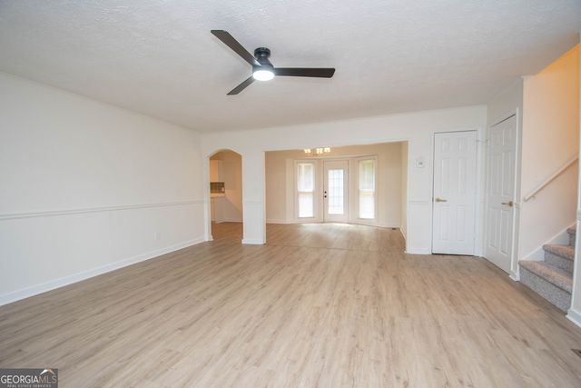 240 Hearthstone Drive W, Newnan, GA 30263