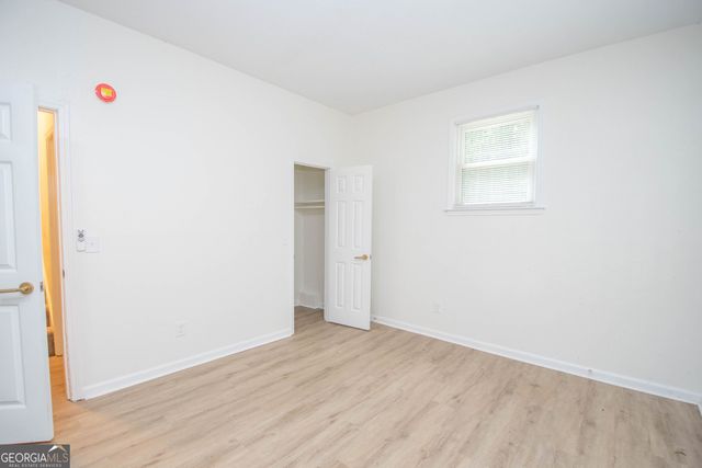 240 Hearthstone Drive W, Newnan, GA 30263
