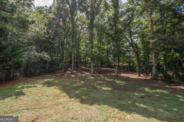 240 Hearthstone Drive W, Newnan, GA 30263