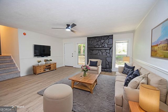 240 Hearthstone Drive W, Newnan, GA 30263