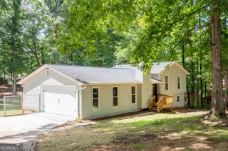 240 Hearthstone Drive W, Newnan, GA 30263