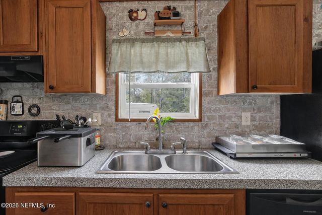 85405 BLACKMON Road, Yulee, FL 32097