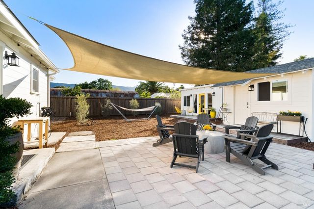 1171 Mountain View Ave, St. Helena, CA 94574