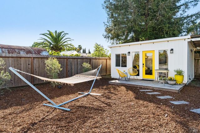 1171 Mountain View Ave, St. Helena, CA 94574