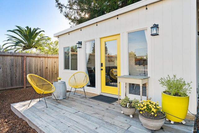 1171 Mountain View Ave, St. Helena, CA 94574