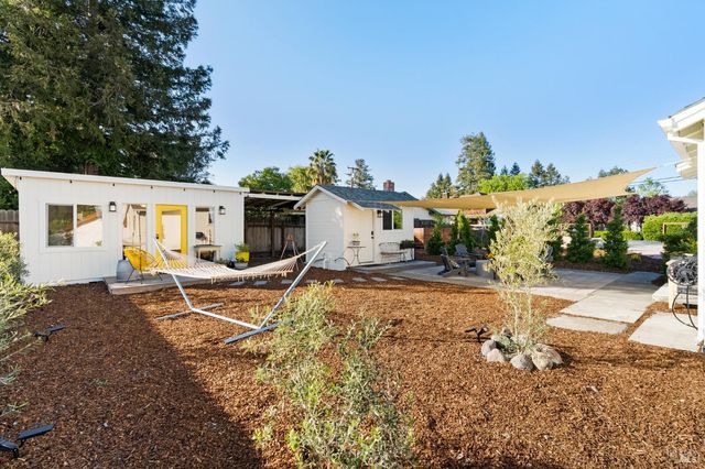 1171 Mountain View Ave, St. Helena, CA 94574