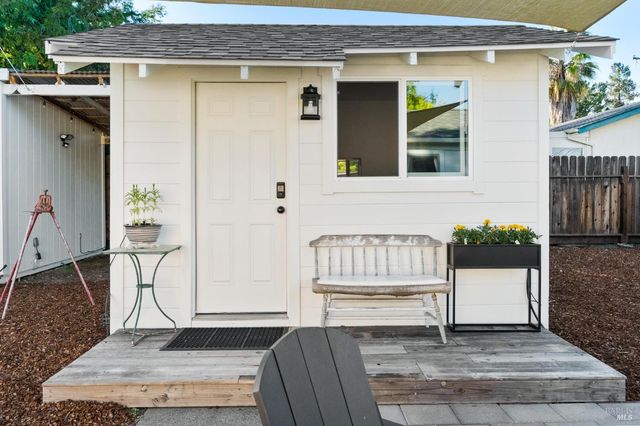 1171 Mountain View Ave, St. Helena, CA 94574